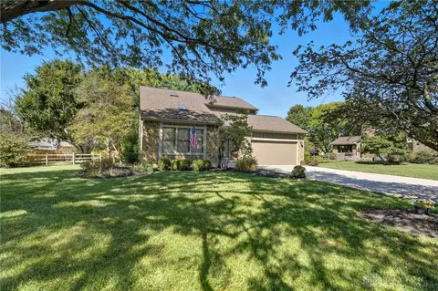 393 Lightbeam Dr, Washington Township, OH 45458