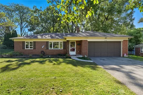 298 Marchester Dr, Dayton, OH 45429