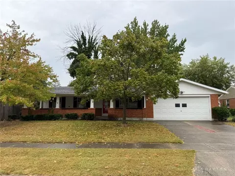 432 Scarborough Ct, New Lebanon, OH 45345