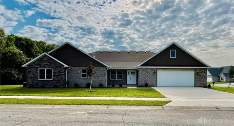 950 Springboro Trl, Sidney, OH 45365