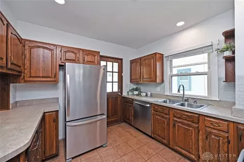 Kitchen - 651 Broad Blvd, Dayton, OH 45419 photo 2 of 7