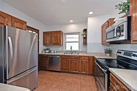 Kitchen - 651 Broad Blvd, Dayton, OH 45419 photo 1 of 7