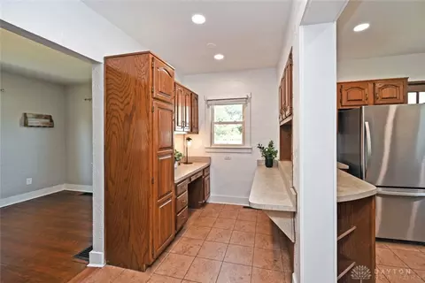Entry Way - 651 Broad Blvd, Dayton, OH 45419 photo 1 of 2