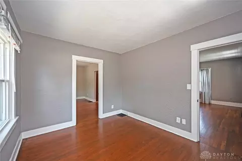 Living - 651 Broad Blvd, Dayton, OH 45419 photo 6 of 8