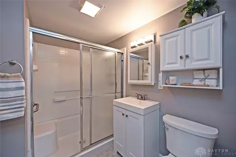 Bath - 651 Broad Blvd, Dayton, OH 45419 photo 1 of 1