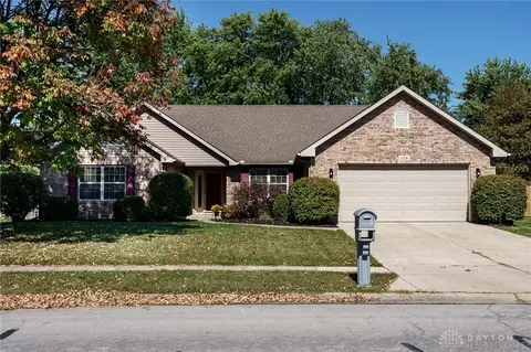 128 Union Ridge Dr, Englewood, OH 45322
