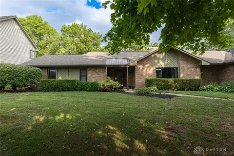 150 Tanglewood Dr, Springboro, OH 45066