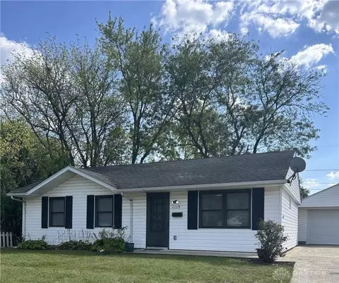 1115 Frayne Dr, New Carlisle, OH 45344