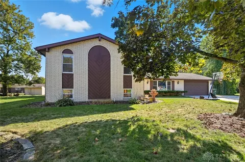 Exterior - 5267 Newell Cir, Kettering, OH 45440 photo 11 of 13