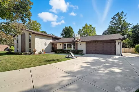 5267 Newell Cir, Kettering, OH 45440