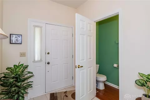 Entry Way - 1157 Timbertrail Ct, Centerville, OH 45458 photo 2 of 5