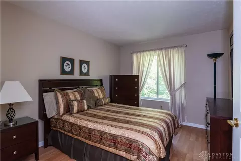 Bedroom - 1157 Timbertrail Ct, Centerville, OH 45458 photo 4 of 5