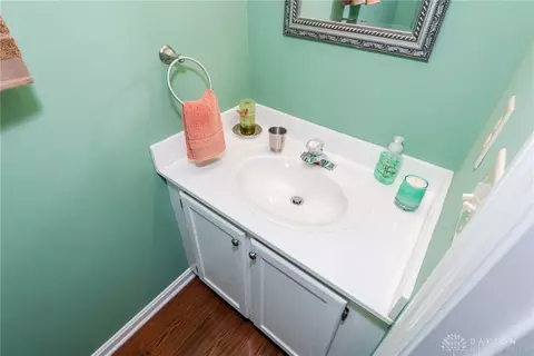 Bath - 1157 Timbertrail Ct, Centerville, OH 45458 photo 1 of 7