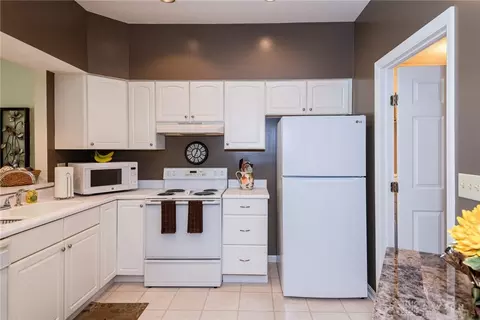 Kitchen - 1157 Timbertrail Ct, Centerville, OH 45458 photo 1 of 4