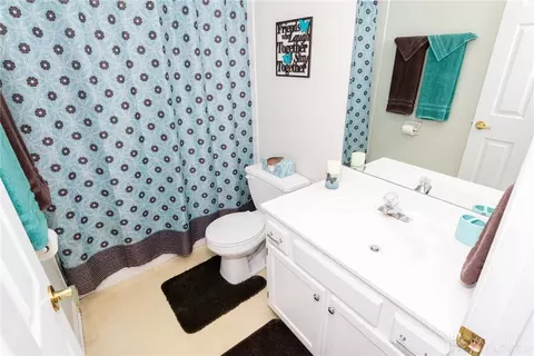 Bath - 1157 Timbertrail Ct, Centerville, OH 45458 photo 6 of 7