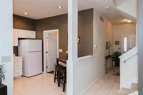 Entry Way - 1157 Timbertrail Ct, Centerville, OH 45458 photo 4 of 5