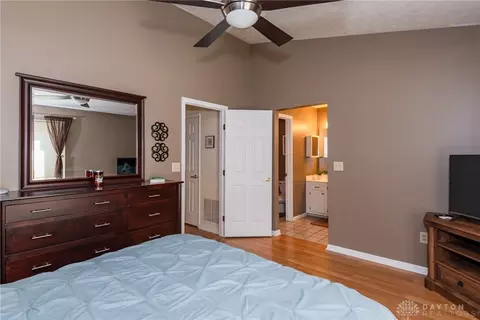 Bedroom - 1157 Timbertrail Ct, Centerville, OH 45458 photo 2 of 5