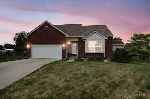 914 Providence Ct, Trenton, OH 45067