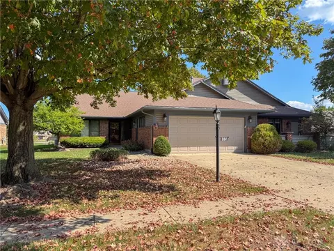 364 Weathersfield Dr, Dayton, OH 45440