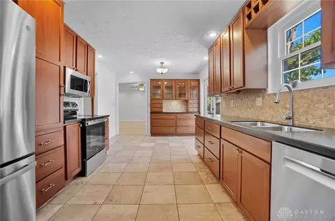 1553 Roamont Dr, Centerville, OH 45459 photo 26