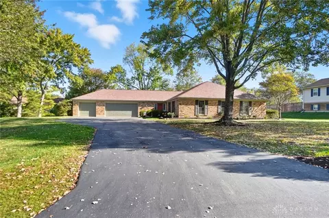 1553 Roamont Dr, Centerville, OH 45459 photo 2