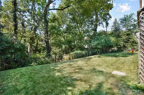 Exterior - 3325 Ridgeway Rd, Dayton, OH 45419 photo 8 of 9