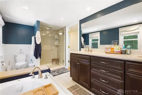 Bath - 3325 Ridgeway Rd, Dayton, OH 45419 photo 3 of 5