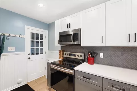 Kitchen - 3325 Ridgeway Rd, Dayton, OH 45419 photo 3 of 4