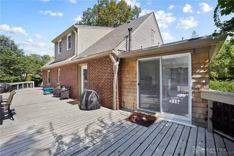 Exterior - 3325 Ridgeway Rd, Dayton, OH 45419 photo 5 of 9