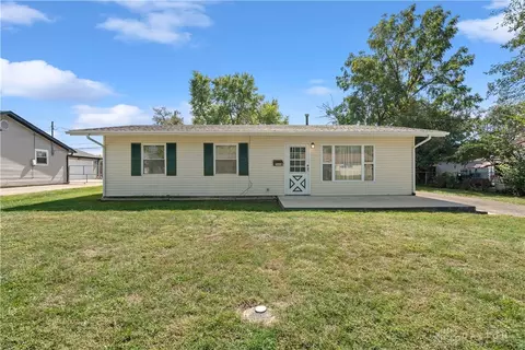 5664 Mayville Dr, Dayton, OH 45432