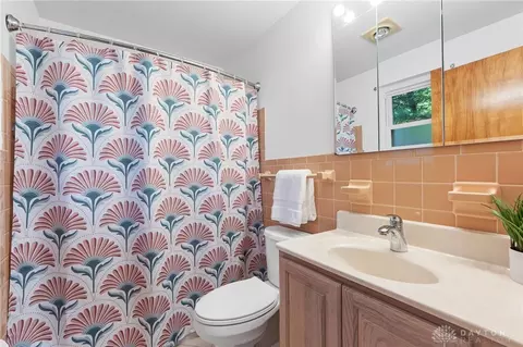 Bath - 3663 Wenbrook Dr, Kettering, OH 45429 photo 2 of 2