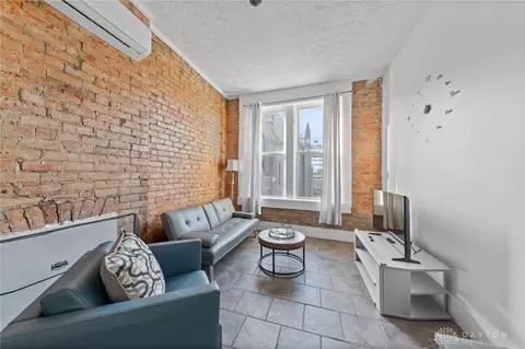 Living - 1044 Marshall Ave, Cincinnati, OH 45225 photo 2 of 3