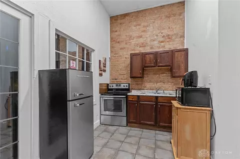 Kitchen - 1044 Marshall Ave, Cincinnati, OH 45225 photo 1 of 2