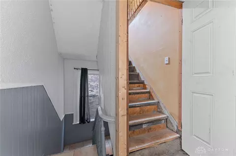 Entry Way - 1044 Marshall Ave, Cincinnati, OH 45225 photo 7 of 7