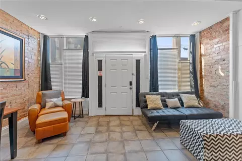 Entry Way - 1044 Marshall Ave, Cincinnati, OH 45225 photo 1 of 7