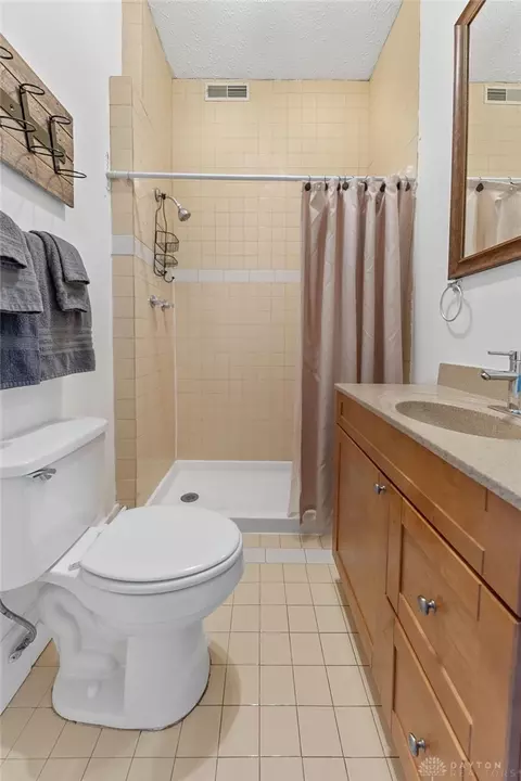 Bath - 1044 Marshall Ave, Cincinnati, OH 45225 photo 5 of 5