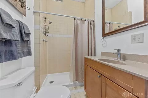 Bath - 1044 Marshall Ave, Cincinnati, OH 45225 photo 3 of 5