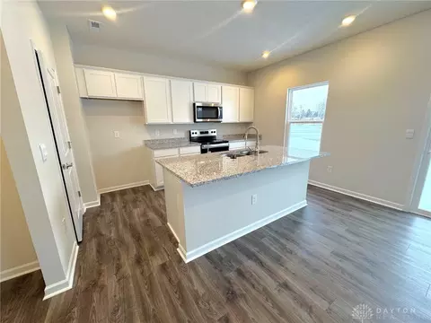 2216 Hackberry St, Springfield, OH 45505 photo 6
