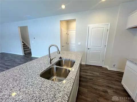 2216 Hackberry St, Springfield, OH 45505 photo 8