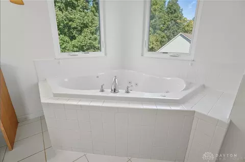 Bath - 3138 Patrick Ct, Franklin, OH 45005 photo 4 of 10