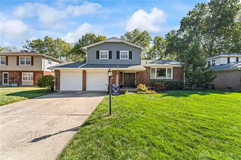 15 N Elmer Dr, Middletown, OH 45042