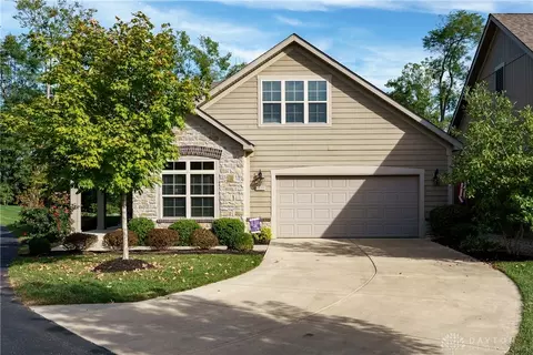 2833 Hackberry Ln, Beavercreek, OH 45431