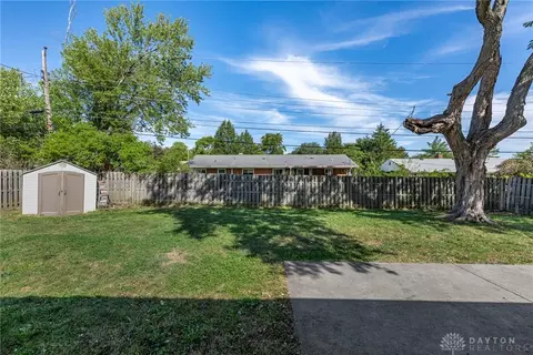 Exterior - 1105 Greenridge Dr, Kettering, OH 45429 photo 6 of 9