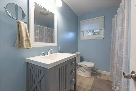 Bath - 1105 Greenridge Dr, Kettering, OH 45429 photo 1 of 3