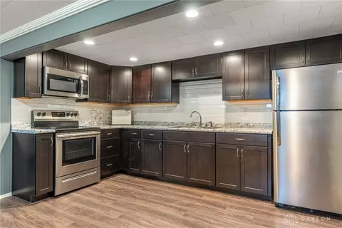Kitchen - 1105 Greenridge Dr, Kettering, OH 45429 photo 6 of 8