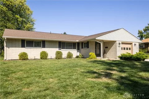 3033 Glenmere Ct, Dayton, OH 45440
