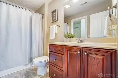 Bath - 7660 Horizon Hill Dr, Springboro, OH 45066 photo 3 of 3