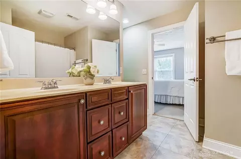 Entry Way - 7660 Horizon Hill Dr, Springboro, OH 45066 photo 3 of 3