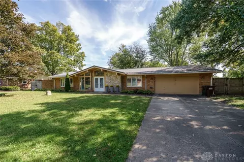 2362 Banyon Dr, Dayton, OH 45431