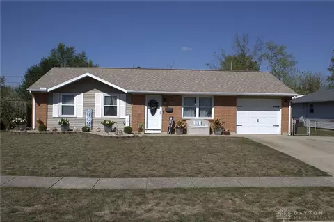 1210 Campbell Ave, New Carlisle, OH 45344